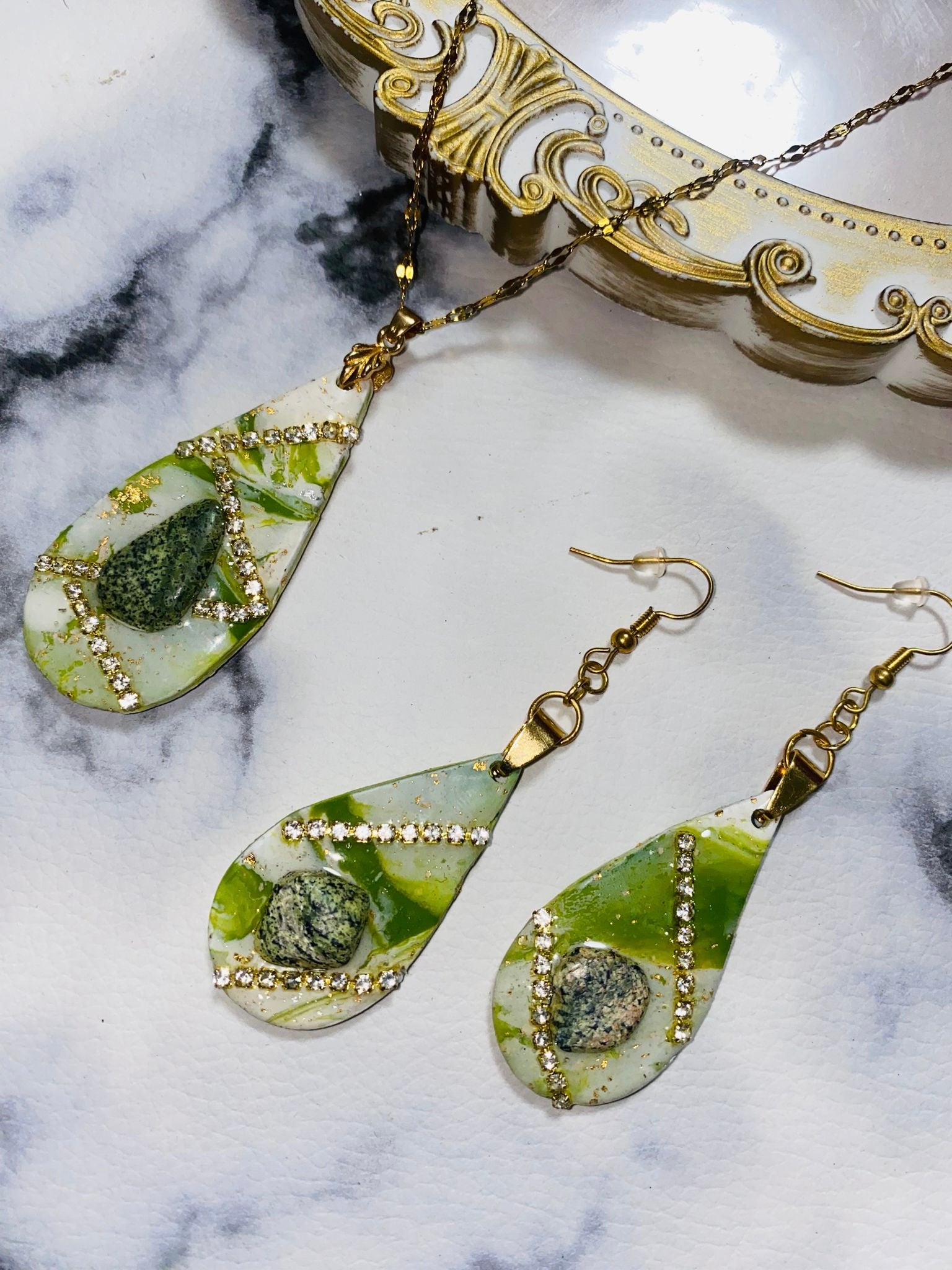 Colar De Pedra Serpentinita Glambox