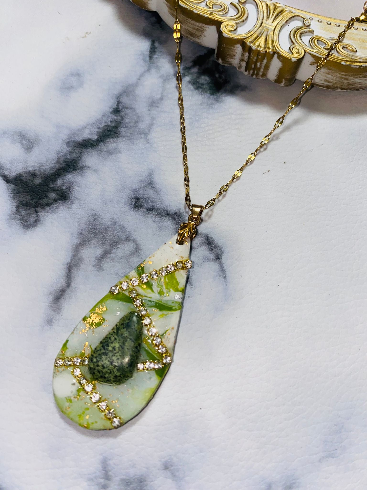 Colar De Pedra Serpentinita Glambox