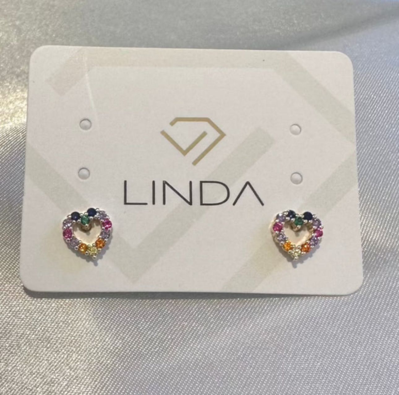 Brinco Coração Vazado Colorido Linda