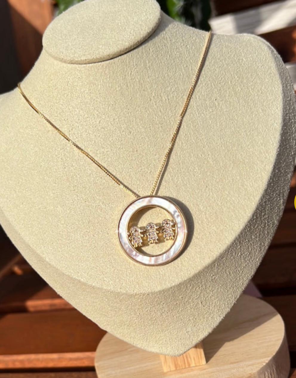 Colar Menina Cravejado Linda